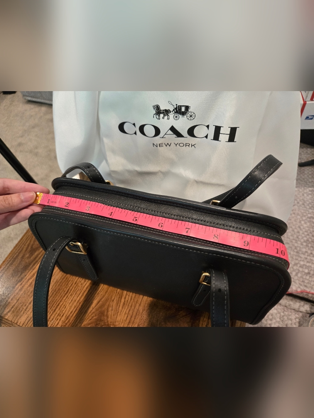 Coach Swing Zip Black Leather Shoulder Bag - Picture 8 of 11